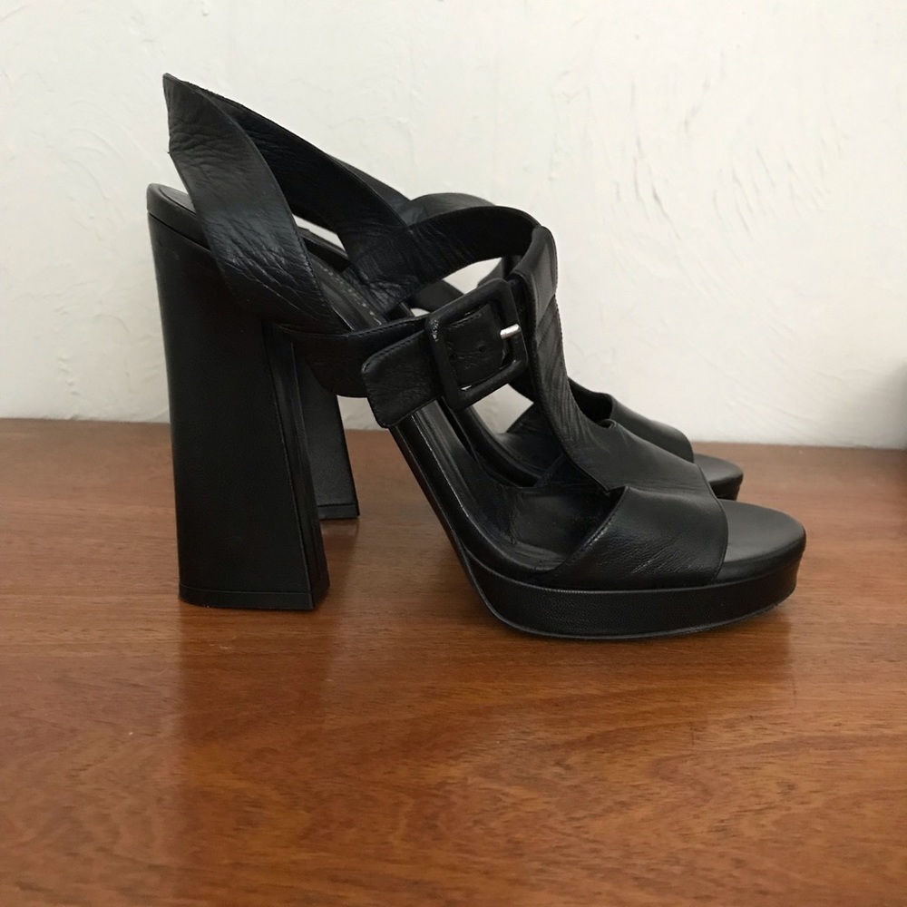 Giulietta Black Platform T Strap Sandal Size 39.5 Made In Italy